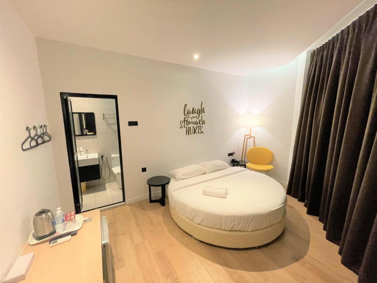 Victoria Station Hotel 3*