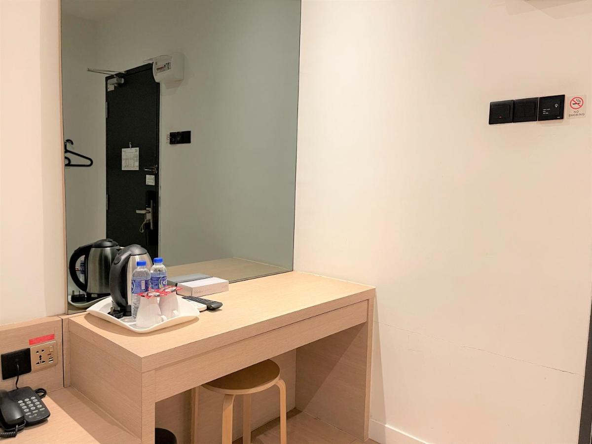 Hotel Victoria Station 3*