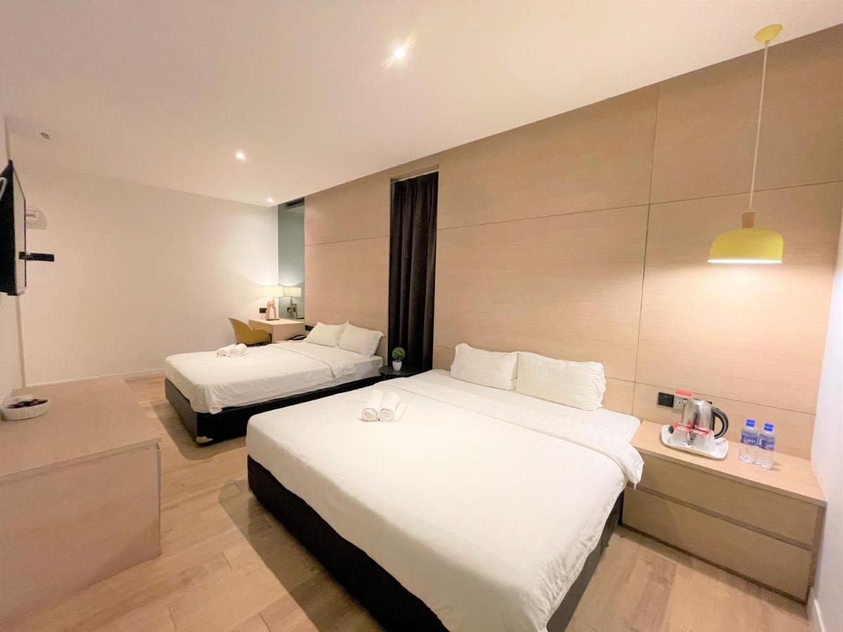Victoria Station Hotel