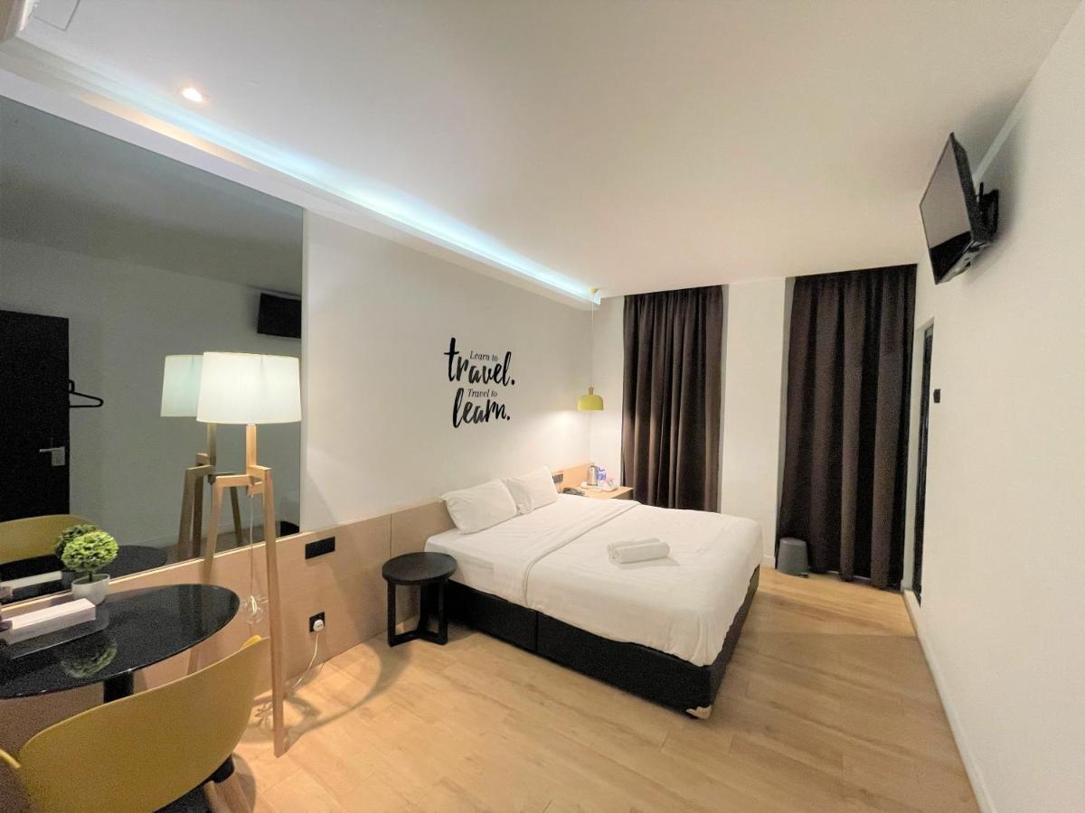 Victoria Station Hotel